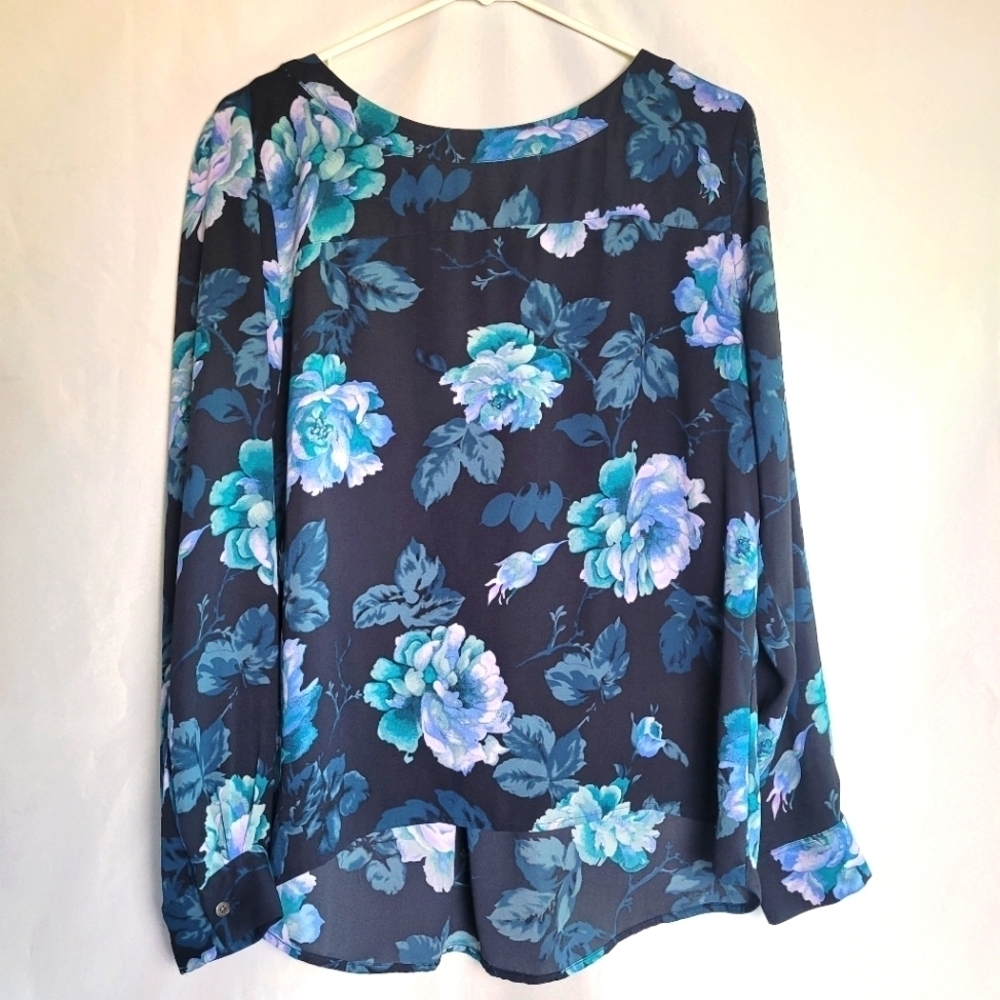 Ann Taylor LOFT Icy Blue Floral Blouse Women's Size M